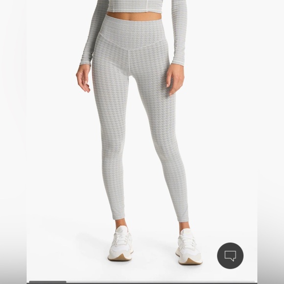 Vuori | Textured Chilled Out Legging | Houndstooth - Picture 3 of 16